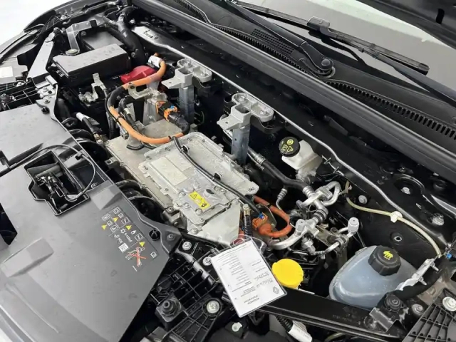 Renault Megane e-tech ev60 220 ch super charge — photo 40