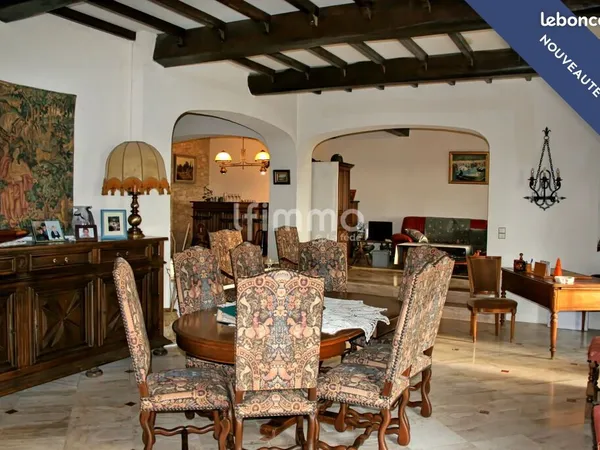 Maison 8 pièces 271 m²