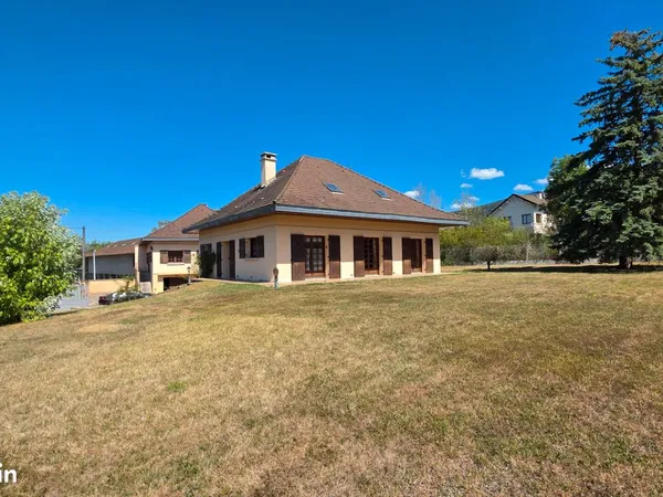 Villa 6 pièces 260 m²