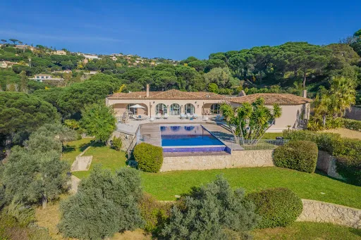 Villa 9 pièces 1000 m²