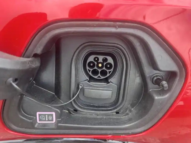 Peugeot 208 electrique 50 kwh 136ch — photo 10