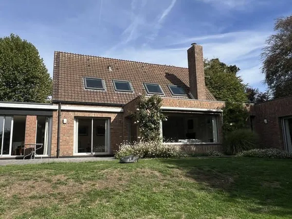 Maison 6 pièces 198 m²