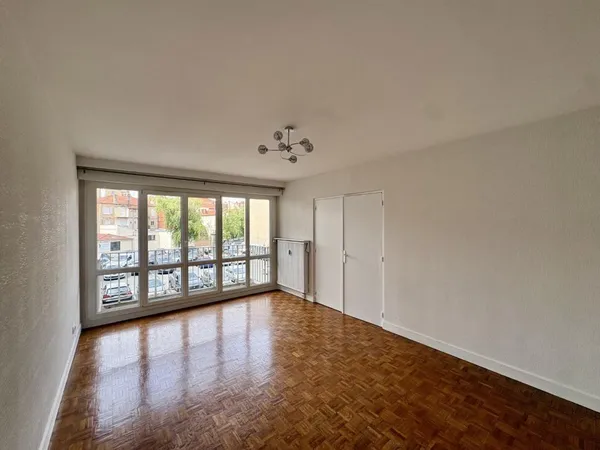 APPARTEMENT T3 A LOUER A ROANNE - CENTRE VILLE