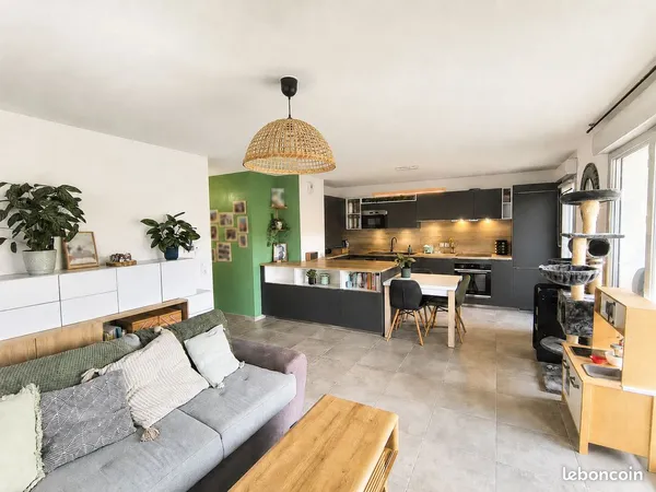 Appartement T3 66 m² - Poisy centre