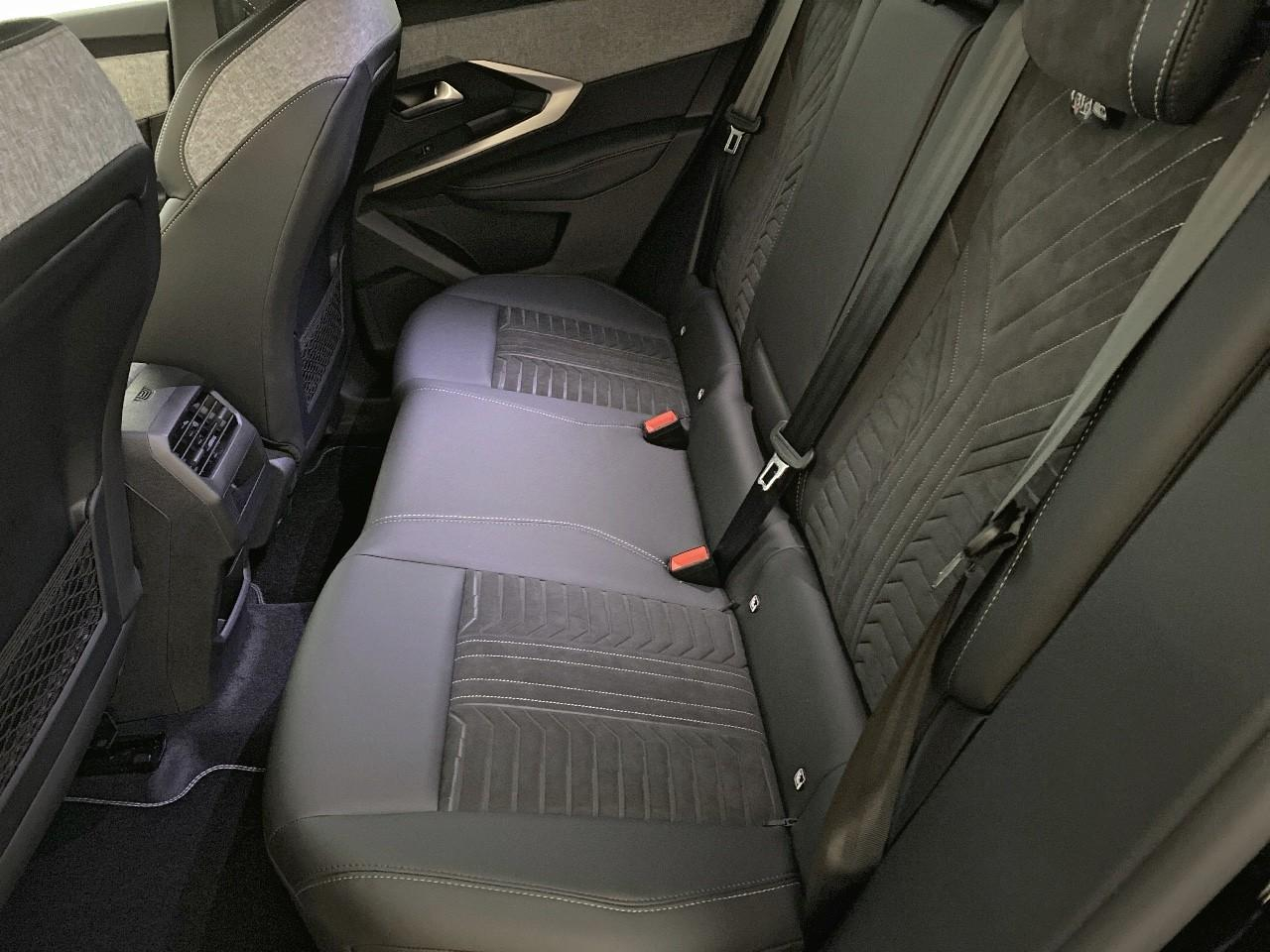 Peugeot 3008 hybrid 145 e-dcs6 gt — photo 10