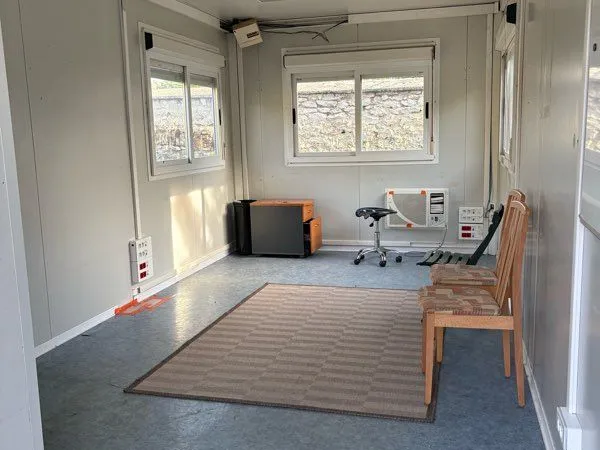 Bureau 20 m² + terrain 500 m² à louer