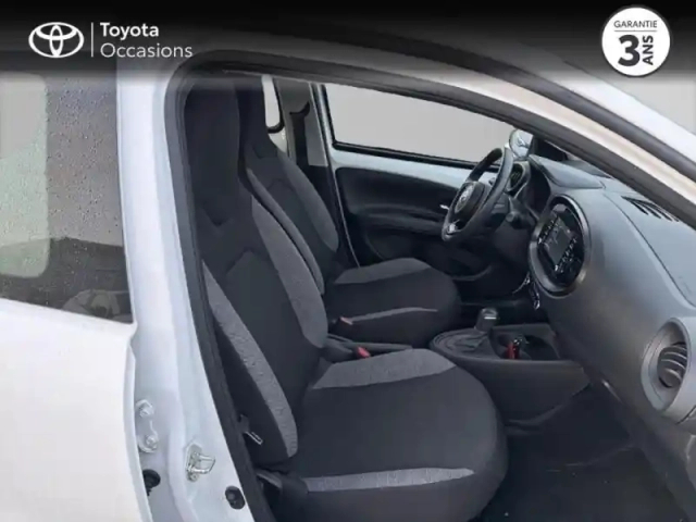 Toyota Aygo x 1.0 vvt-i 72ch dynamic s-cvt — photo 6