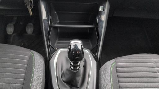 Peugeot 208 1.2 PureTech 100 - Style Edition – 2024 – 26220 km – Essence – Boîte Manuelle — photo 13