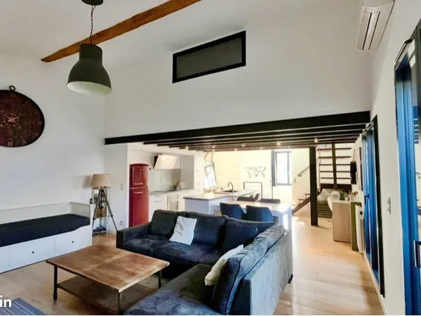 Loft avec terrasse et grand garage