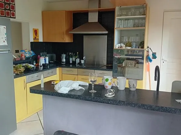 Maison familiale avec piscine, véranda et grand terrain