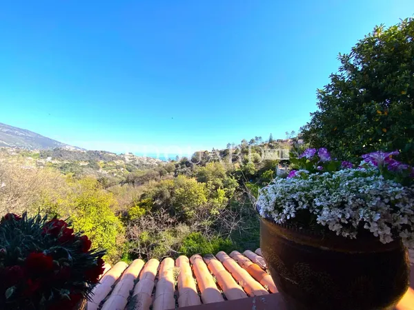 Villa provençale de 350 m² divisée en plusieurs appartements, idéale résidence principale ou investi