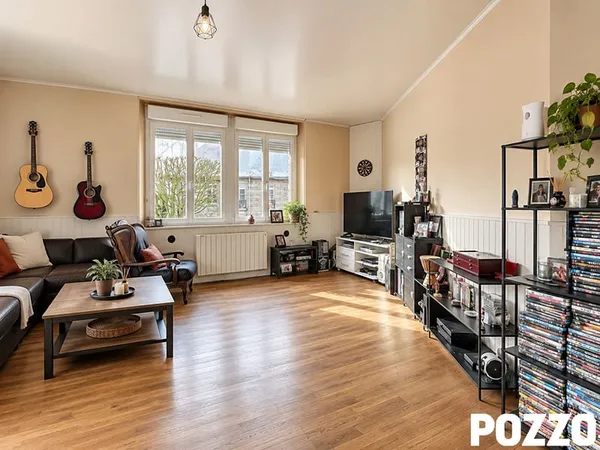 A Vendre - Saint Hilaire Du Harcouet - Appartement 5 pièce(s) 102 m² - Centre-ville -