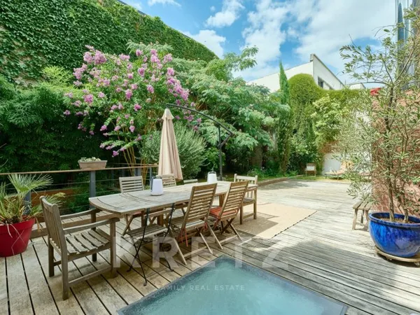 La Garenne-Colombes - Maison contemporaine avec piscine intérieure et jardin paysagé