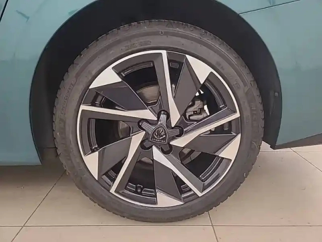 Peugeot 308 sw puretech 130ch s&amp;s eat8 — photo 13