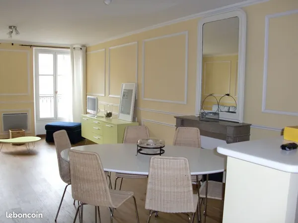 Particulier loue T3 meublé 88 m2 rue Fiocca 13001