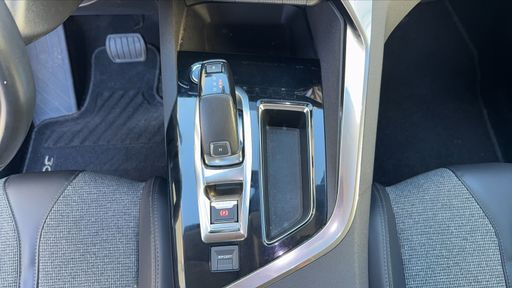 Peugeot 3008 1.2 PureTech 130 EAT8 - Allure – 2017 – 150212 km – Essence – Boîte Automatique — photo 6