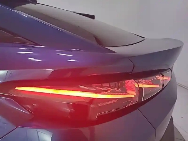 Peugeot 408 phev 225 e-eat8 — photo 17