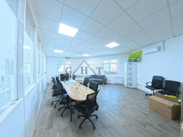 Bureaux 185 m²
