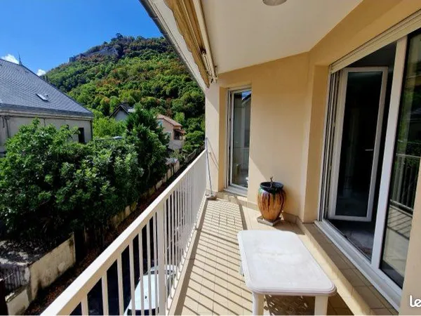 T4 meublé de 90 m² + balcon 8 m²