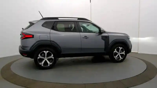 Dacia Duster hybrid 155 — photo 6