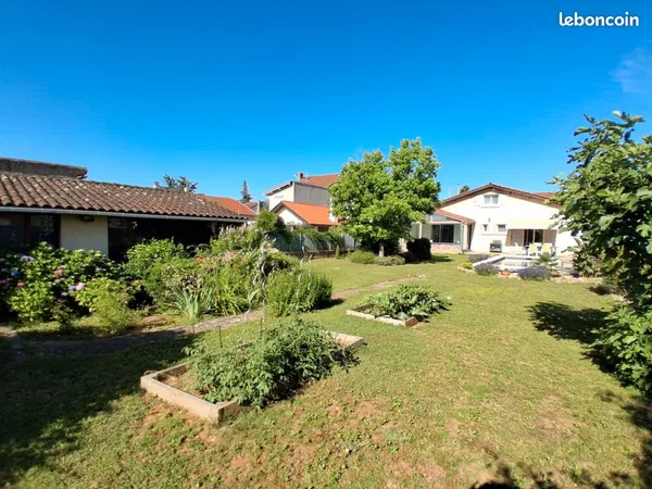 Maison rénovée jardin 620m2