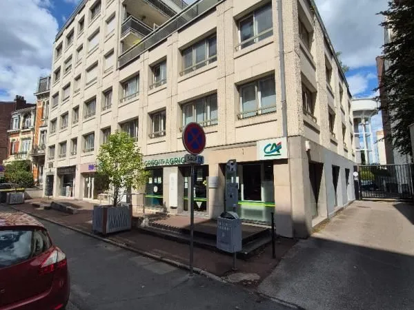 Local commercial 260 m²