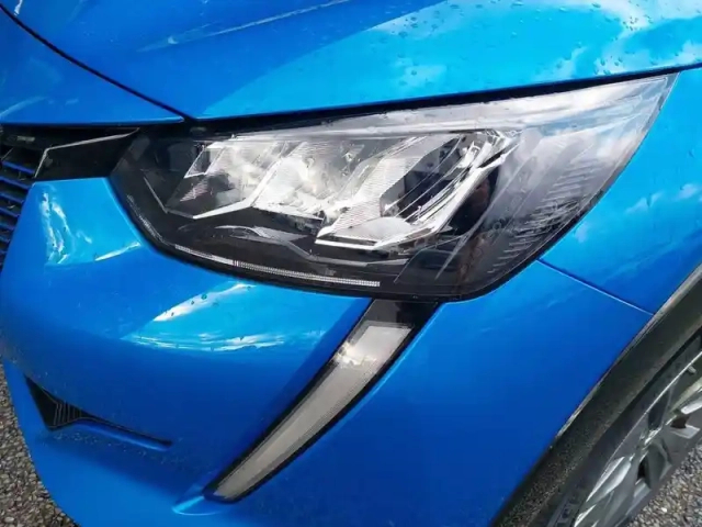 Peugeot 208 electrique 50 kwh 136ch — photo 36
