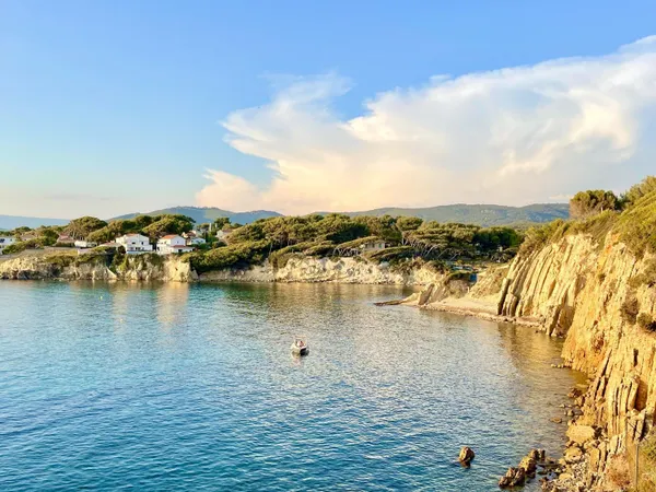 SANARY,BEAUCOURS T3 450M PLAGE-AU CALME