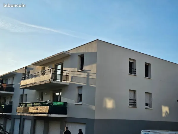 Appartement T3 refait à neuf avec balcon & garage fermé