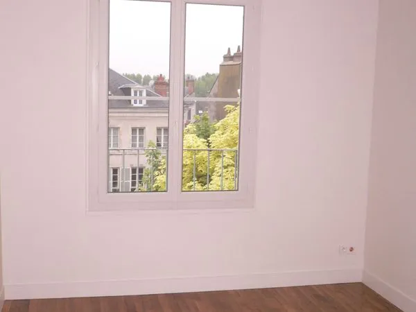 Appartement F2 hyper centre Orléans