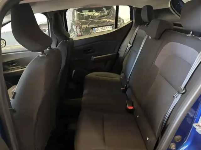 Dacia Sandero sce 65 — photo 19