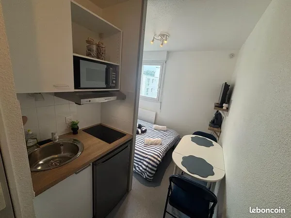 Studio 1 pièce 14 m²