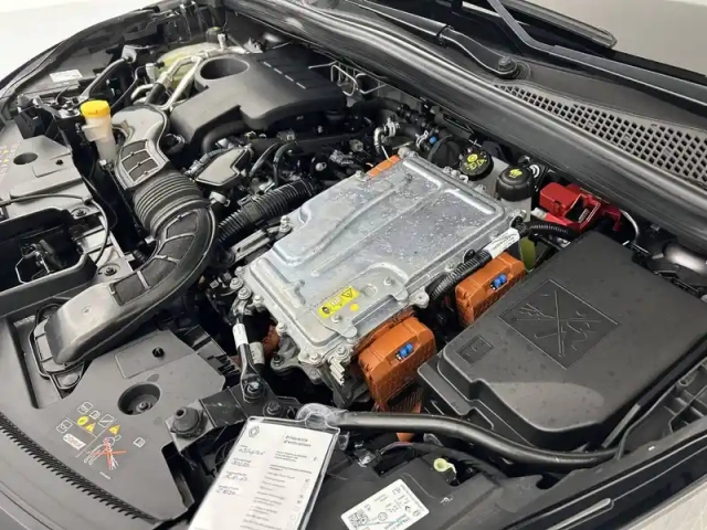 Renault Captur e-tech 145 - 21 — photo 15