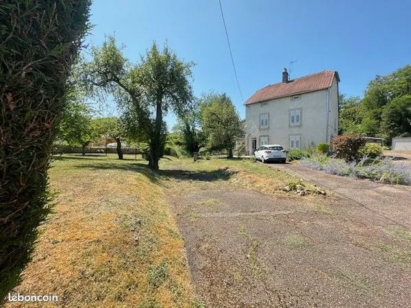 Maison avec deux logements et aisances et dépendances ECHENOZ LA MELINE