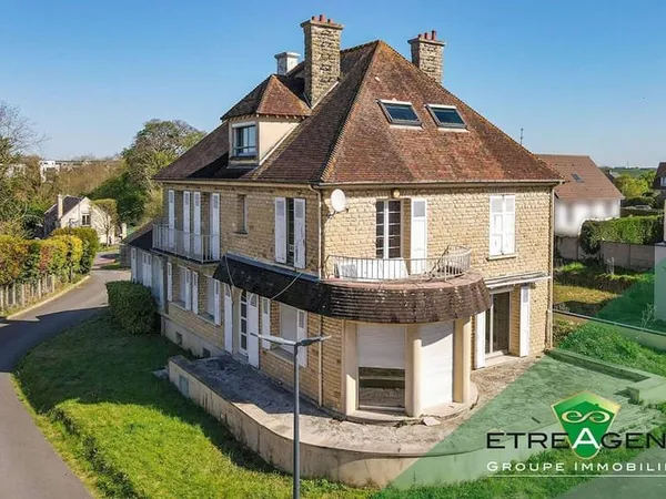 Maison 10 pièces 325 m²