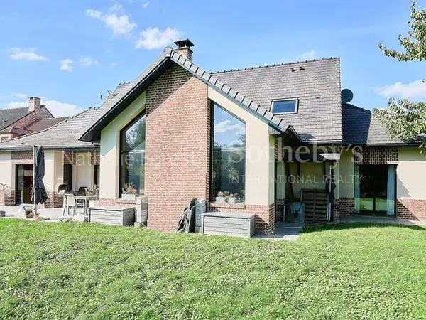 Maison 10 pièces 220 m²
