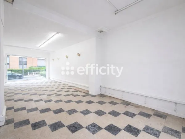 Local commercial 2 pièces 54 m²