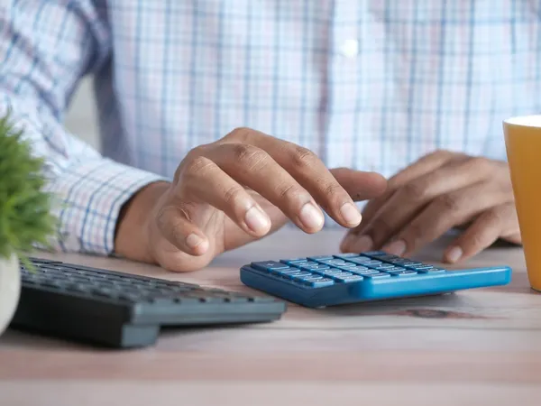 Renégocier ou faire racheter son crédit immobilier : quand et comment