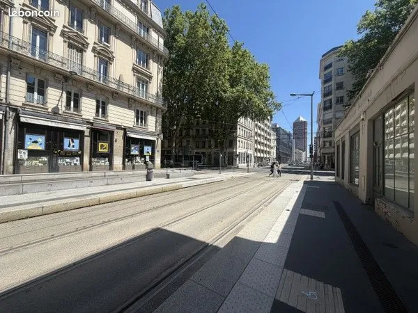 Local commercial 130 m²