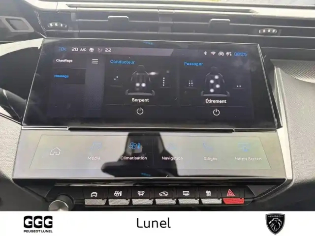 Peugeot 308 phev 180 e-eat8 — photo 19
