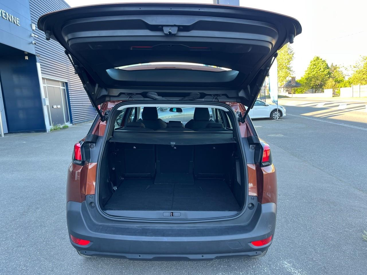 Peugeot 5008 puretech 130ch s&s eat8 active pack — photo 6