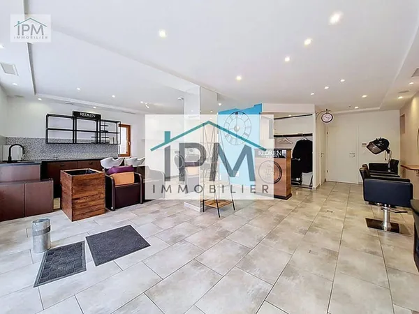 Local commercial 64 m²