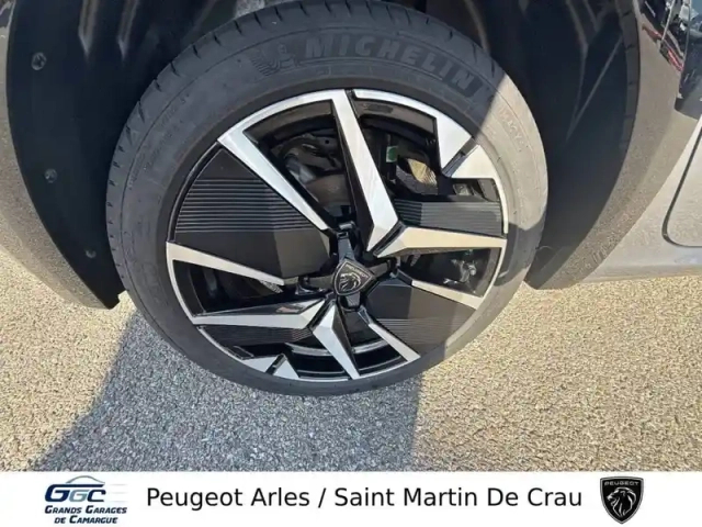 Peugeot 208 hybrid 110 e-dcs6 — photo 14