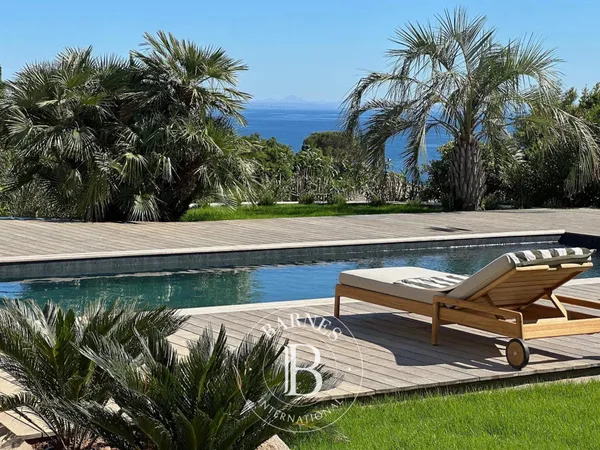 Porto-Vecchio, Santa Giulia, Domaine privé de Cala d'Oro, Villa 5 chambres, piscine et vue mer