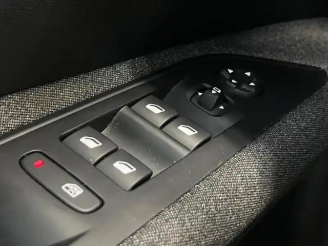 Peugeot 3008 1.2 puretech 130ch s&amp;s style eat8 — photo 11