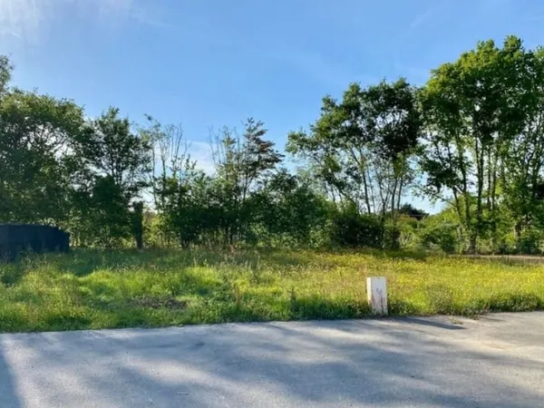 Terrain 743 m²