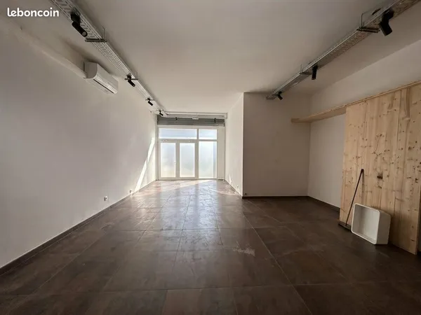 LOCAL COMMERCIAL 47 m² ANTIBES