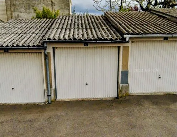 Garage plus stationnement