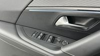 Peugeot 2008 1.2 PureTech 130ch S&S GT EAT8 — photo 16