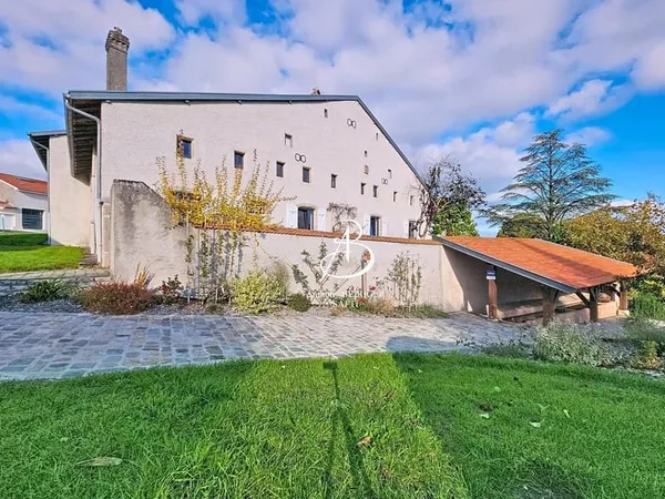 Magnifique bâtisse, sur 2 hectares de terrain